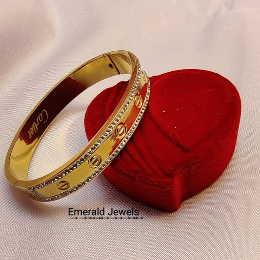 Beautiful Cartier Diamond Bracelet  (K1)