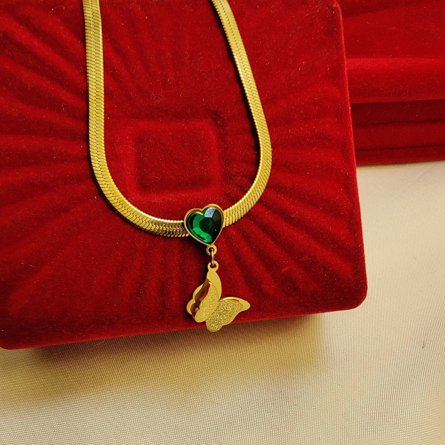 Snake Chain ButterFly Necklace With Beautiful Green Heart