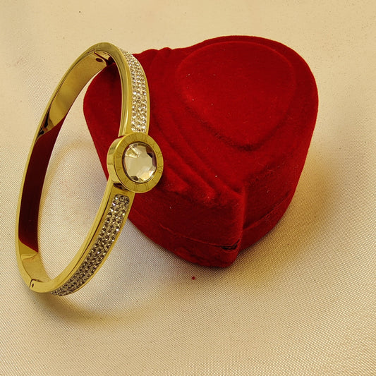 Beautiful White Stone Bracelet