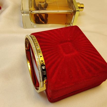 Roman Bracelet with Diamond Layer