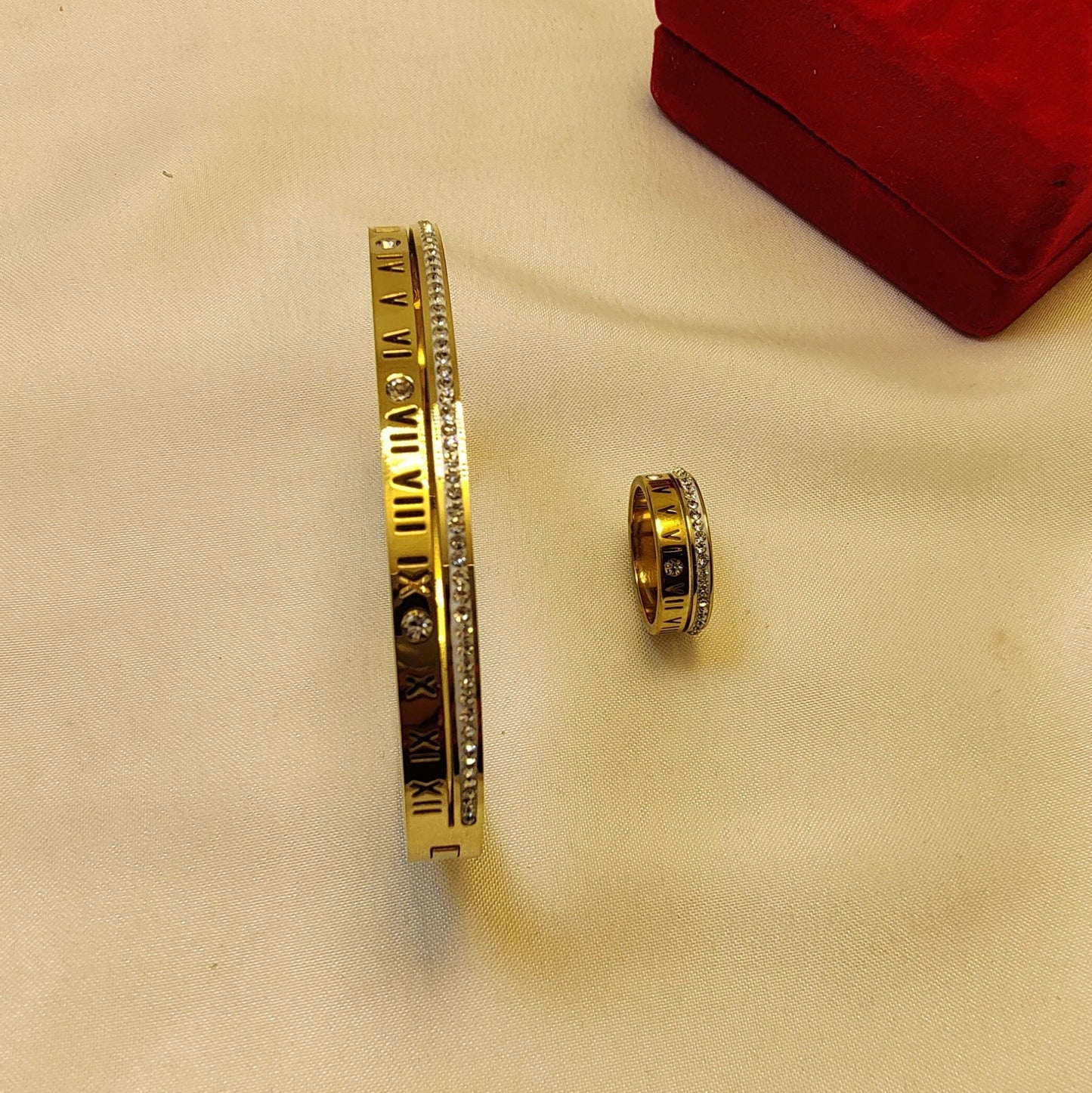 Roman Bracelet With Ring