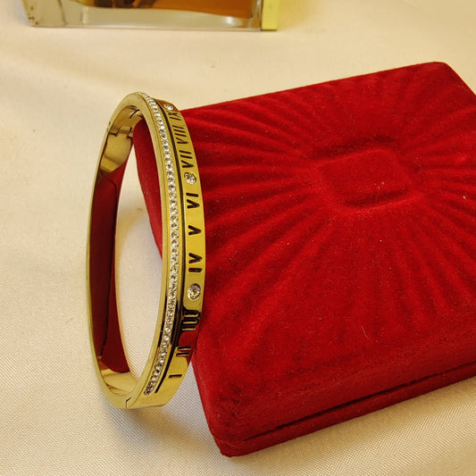 Roman Bracelet with Diamond Layer